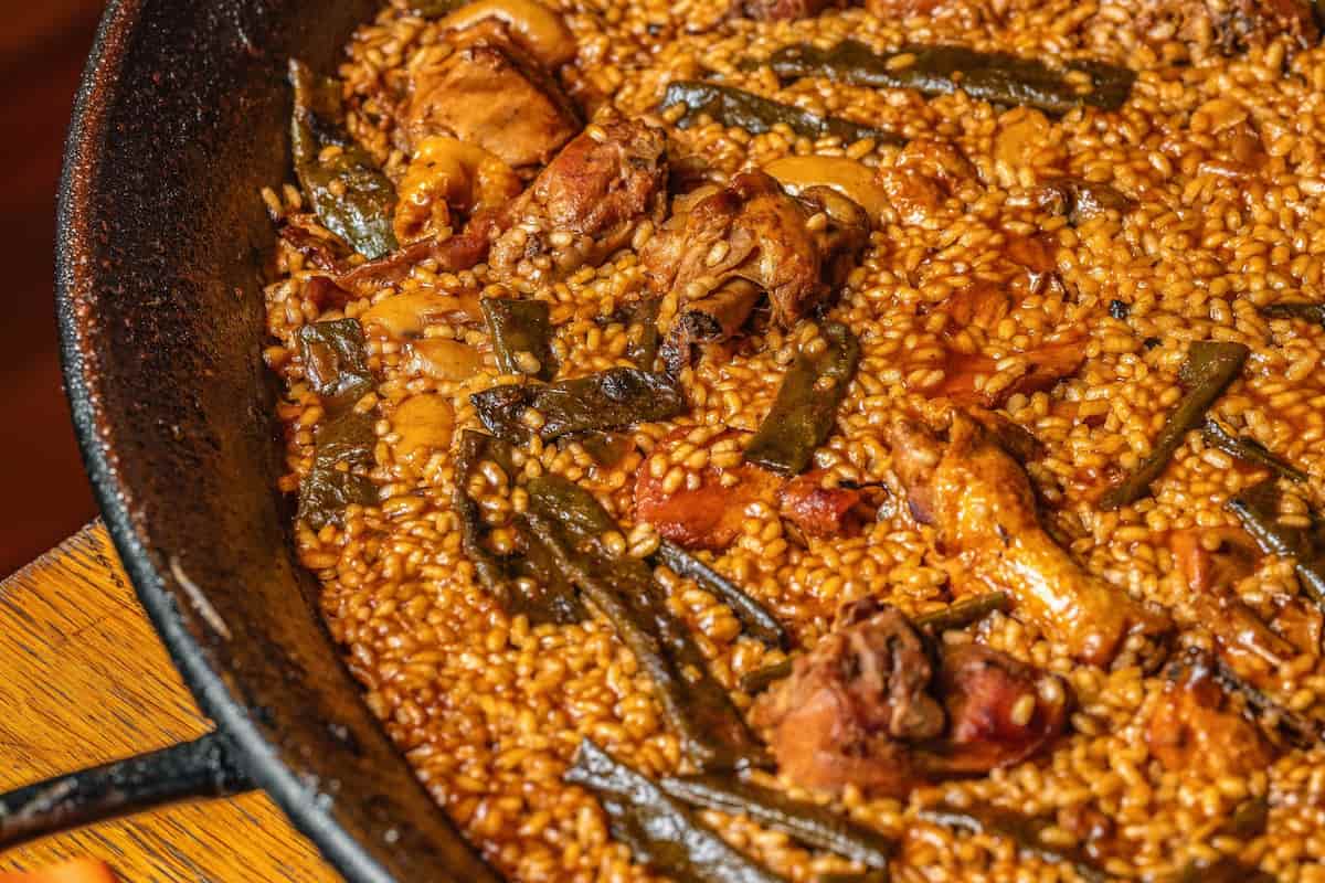 El socarrat de la paella: un tesoro culinario español